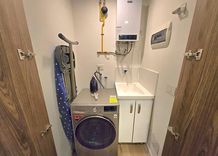 Elegant 1 Bedroom Apartment
