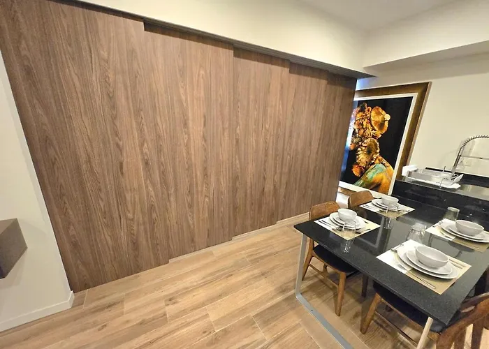 Elegant 1 Bedroom *
